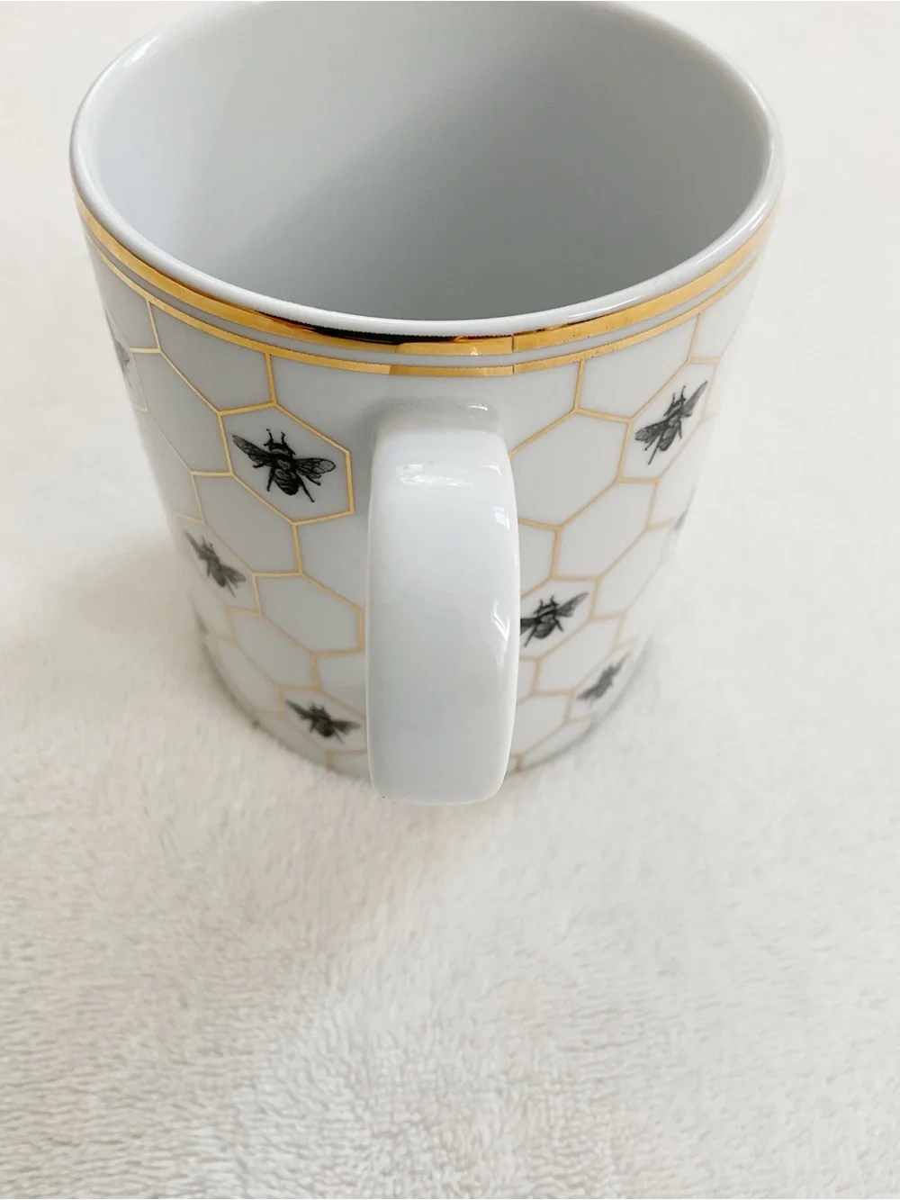 Williams Sonoma Honeycomb Bee Mug 18K Gold Porcelain Portugal 11.8 oz